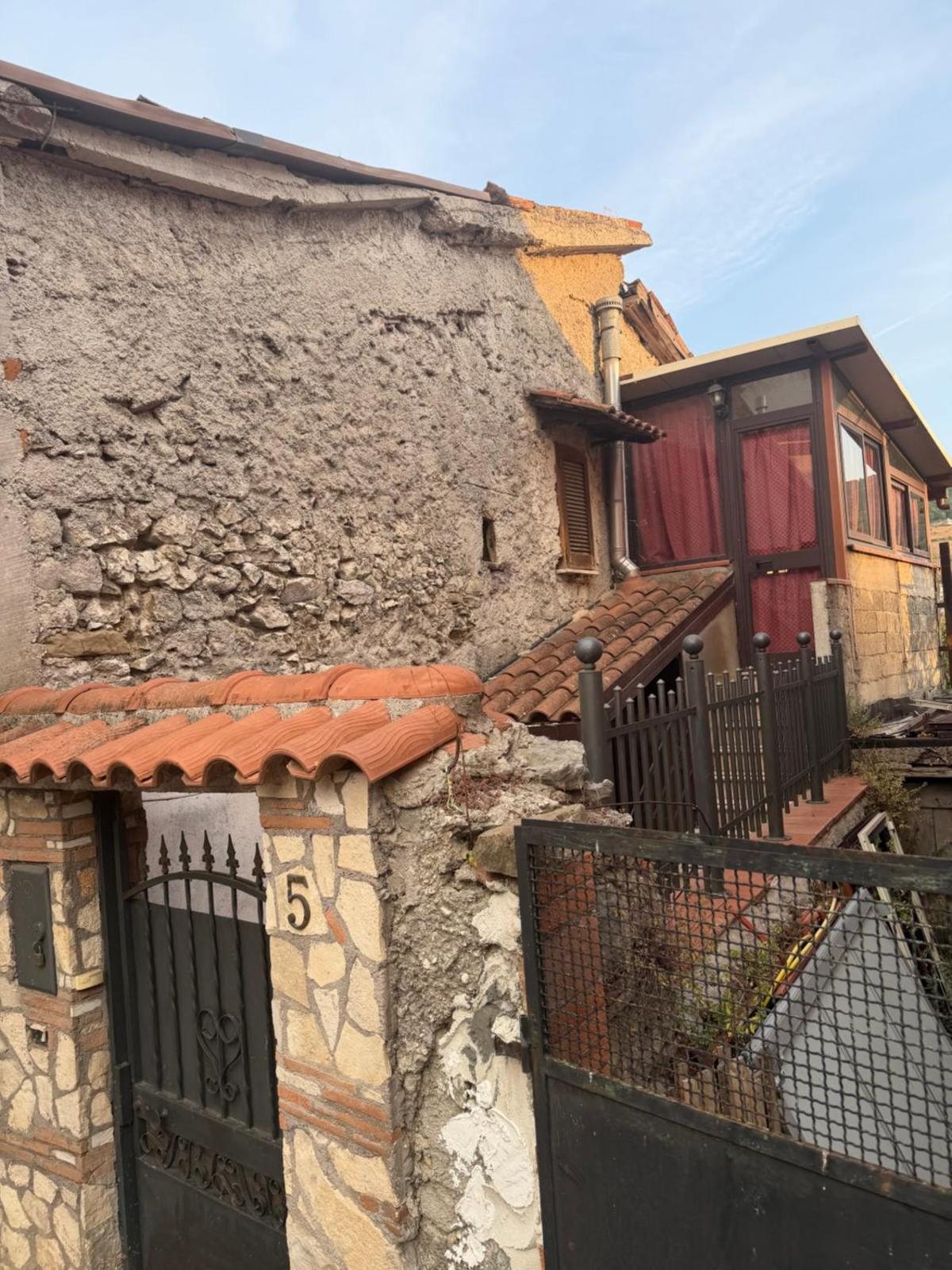 La casa in pietra nel borgo di Pescorocchiano