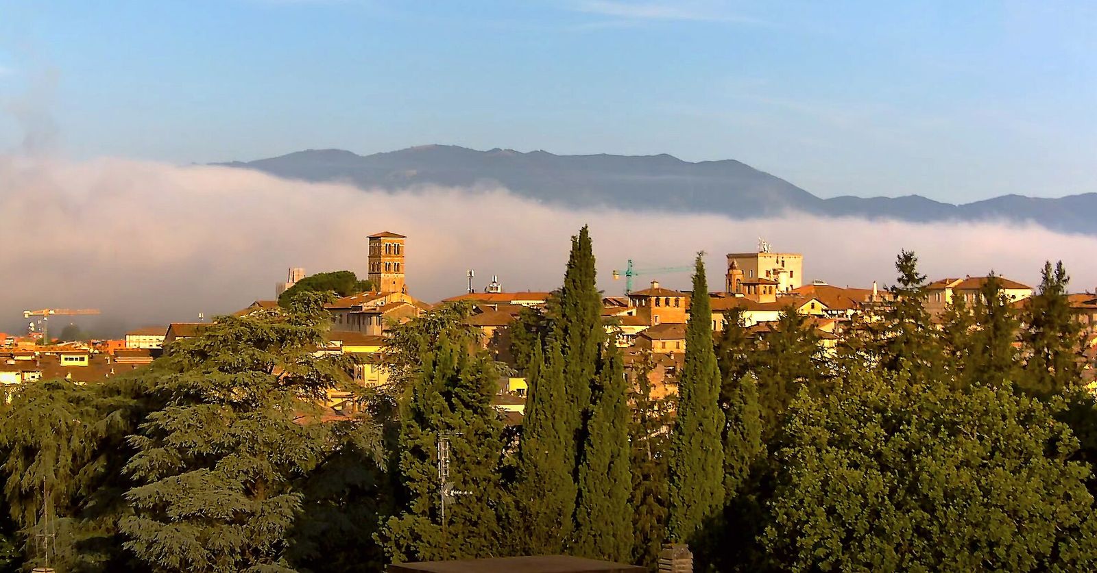 Il centro storico di Rieti all&rsquo;alba